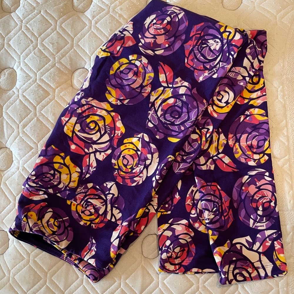 Lularoe beauty and the beast leggings. New never worn